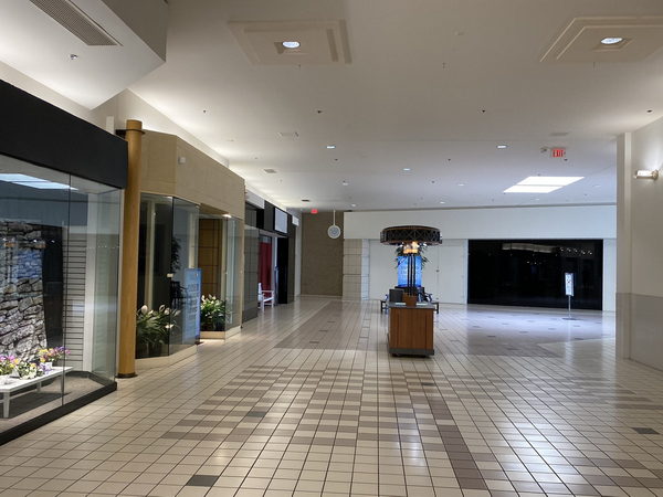Bay City Mall (Bay City Town Center) - June 15 2022 Photo (newer photo)